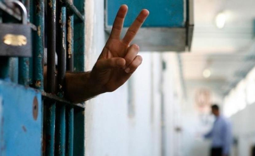 أبو الحمص: 4769 معتقلا شابا في سجون الاحتلال