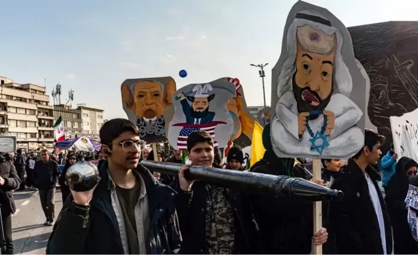 عقب هجوم إيراني.. انفجارات وصفارات إنذار في عدد من دول الخليج