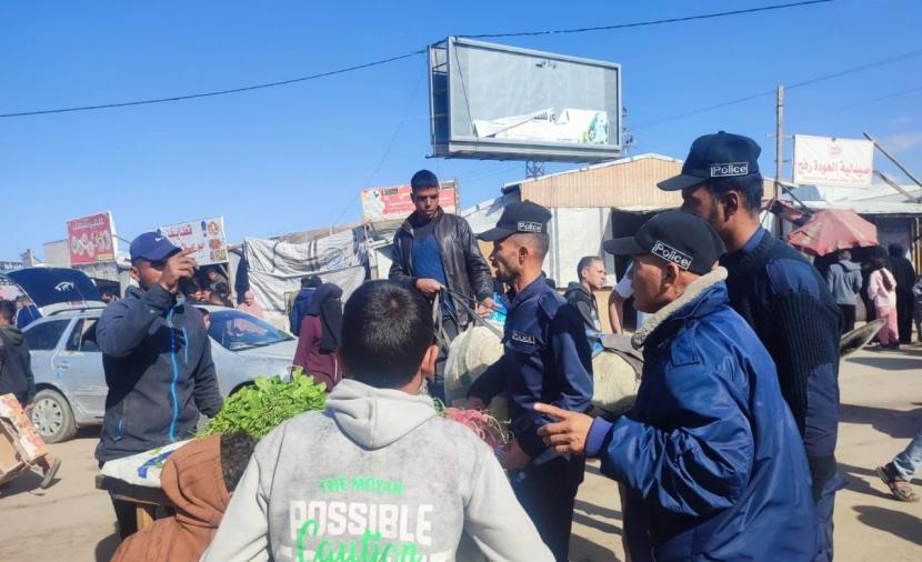 المباحث العامة تتلف 88 كجم دجاج فاسد وتوقف تاجرا