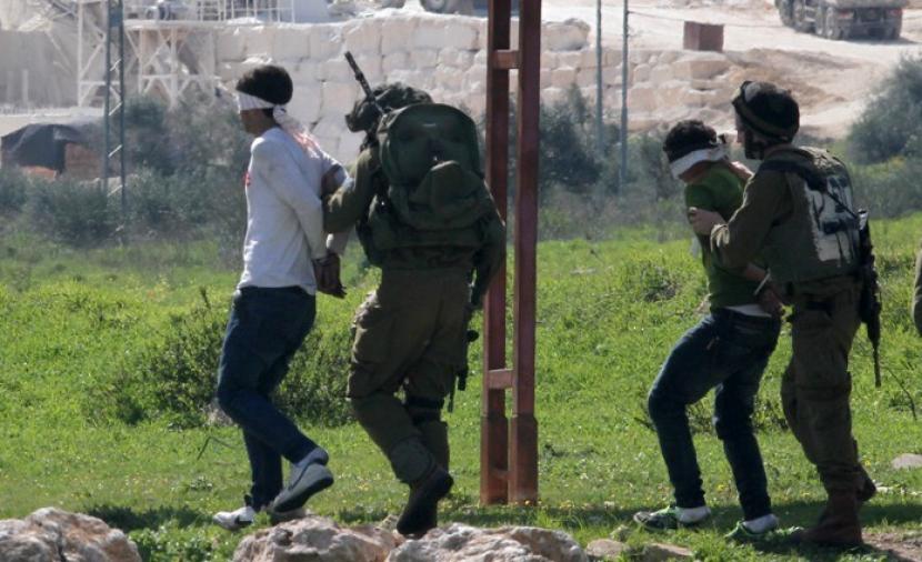 الاحتلال يعتقل 16 مواطنا في الضفة المحتلة