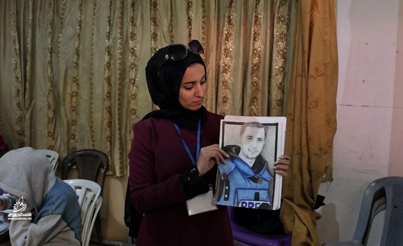 ريم تيم.. موهبة فنية تتحدى الحرب وتُخرّج جيلًا من الرسامين