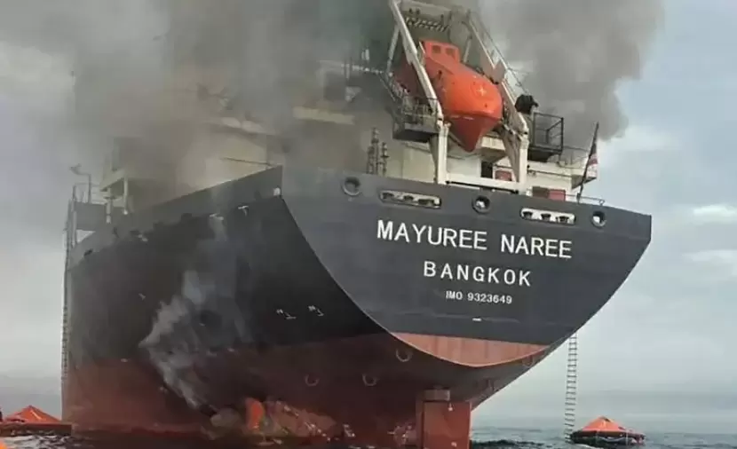 قناة عبرية: ترامب يبحث السيطرة على جزيرة خرج أو احتلالها