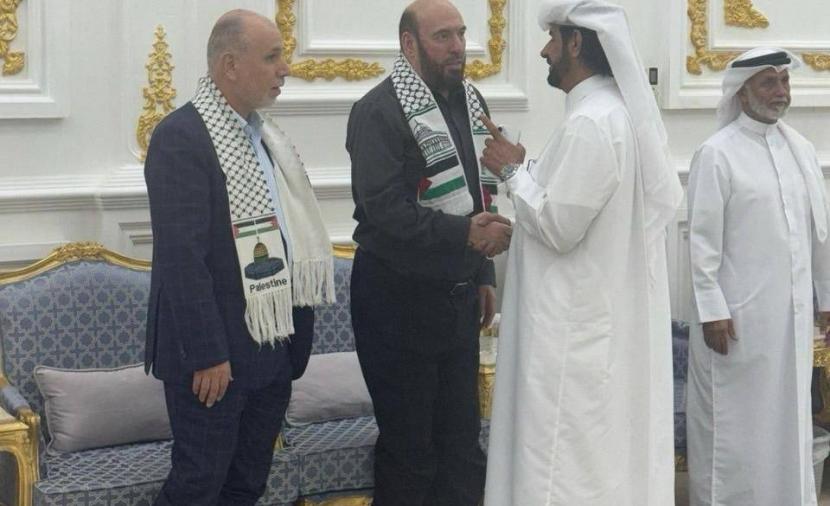 وفد من حماس يُعزّي بضحايا حادث الطائرة المنكوبة بالدوحة