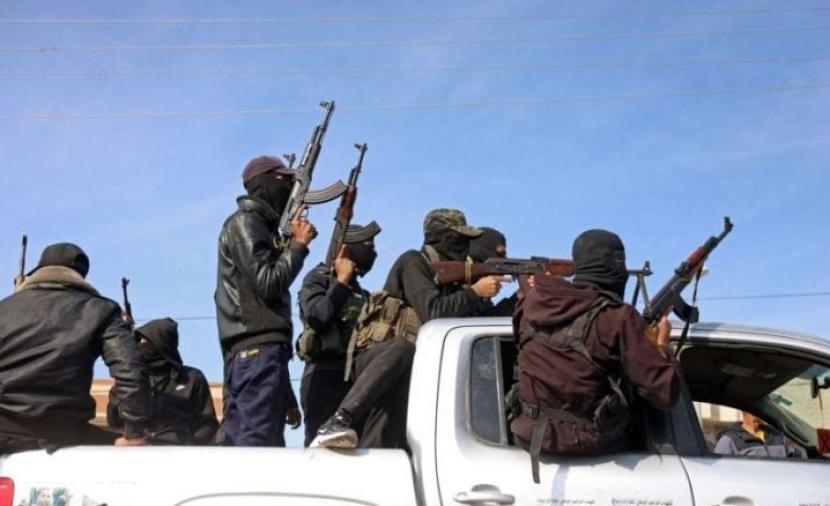 أمن المقاومة يعتقل عميلين من مليشيا الاحتلال وسط قطاع غزة