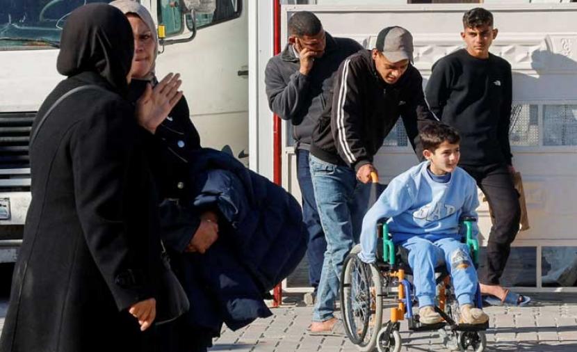 27 مريضا يغادرون غزة نحو معبر رفح