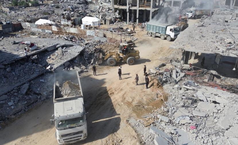 الأشغال: استكمال إزالة أكثر من 276 ألف طن من ركام المباني المدمرة في غزة