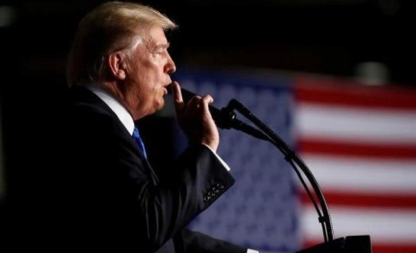 ترامب يوجه إنذارا أخيرا لإيران لفتح مضيق "هرمز"