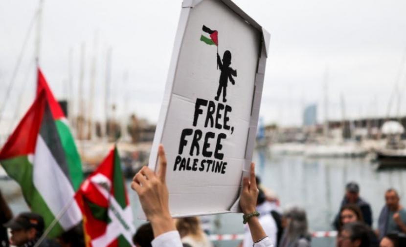 رحلة جديدة لأسطول الصمود تنطلق من برشلونة إلى غزة