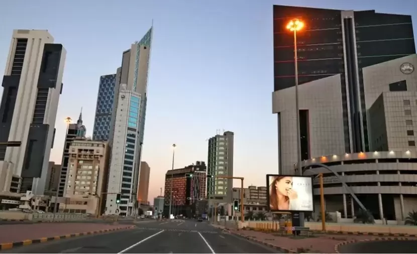 الكويت تطلب من مواطنيها التزام بيوتهم مع اقتراب انتهاء مهلة ترامب