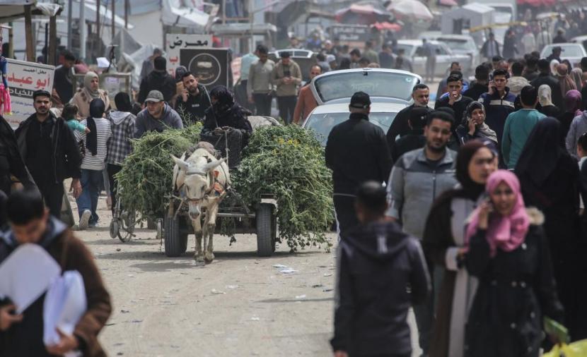 تراجع في أعداد الشاحنات الواردة إلى غزة يرافقه ارتفاع بالأسعار