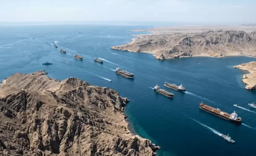 الحرس الثوري الإيراني يحذر: الاقتراب من "مضيق هرمز" سيُعد تعاونا مع العدو