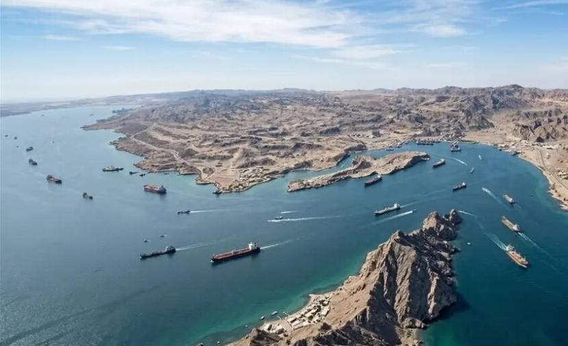 بعد تعثر المفاوضات ترامب يعلن حصارًا بحريًا على "مضيق هرمز"
