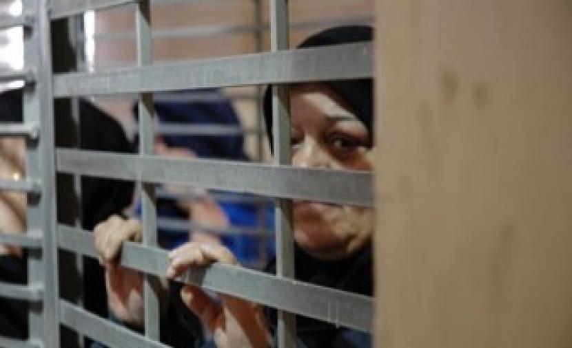 سلطات الاحتلال تفرج عن الأسيرة آية الخطيب من بلدة "عرعرة"