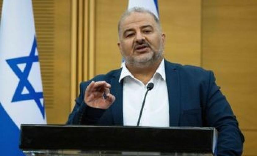 مقربون من نتنياهو يدفعون لحظر "القائمة العربية الموحدة" من الانتخابات