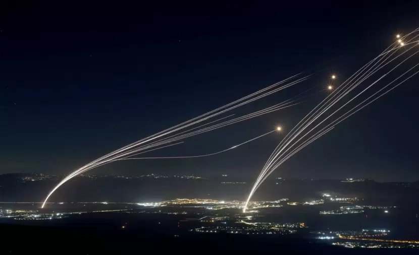 لأول مرة "حزب الله" يقصف صفد برشقة صاروخية