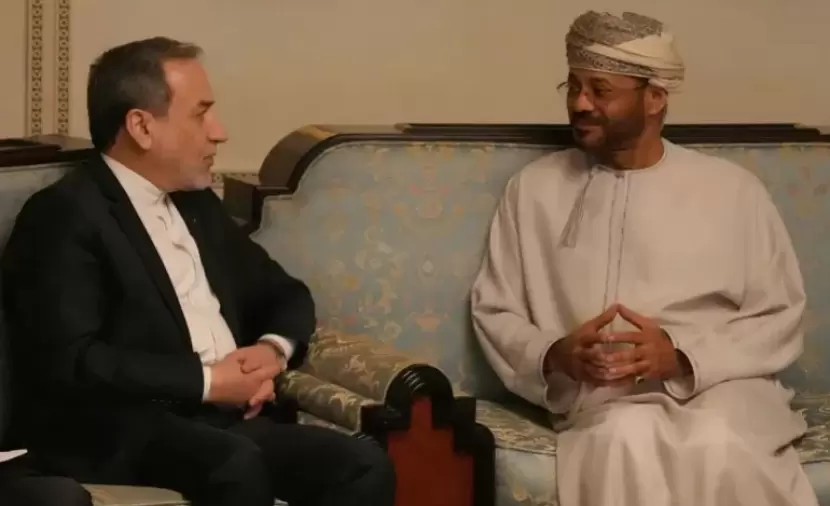 مباحثات "إيرانية–عُمانية" بشأن أمن مضيق هرمز ووقف الحرب