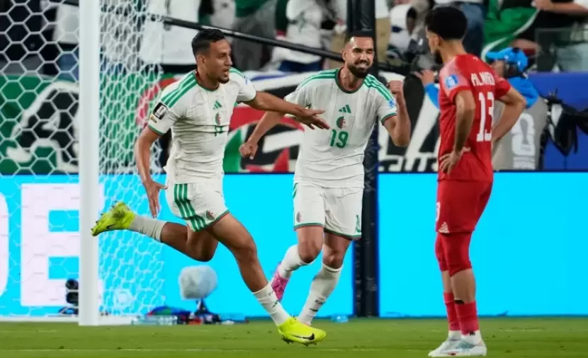 الجزائر تهزم الأردن في مباراة عربية مثيرة بكأس العالم