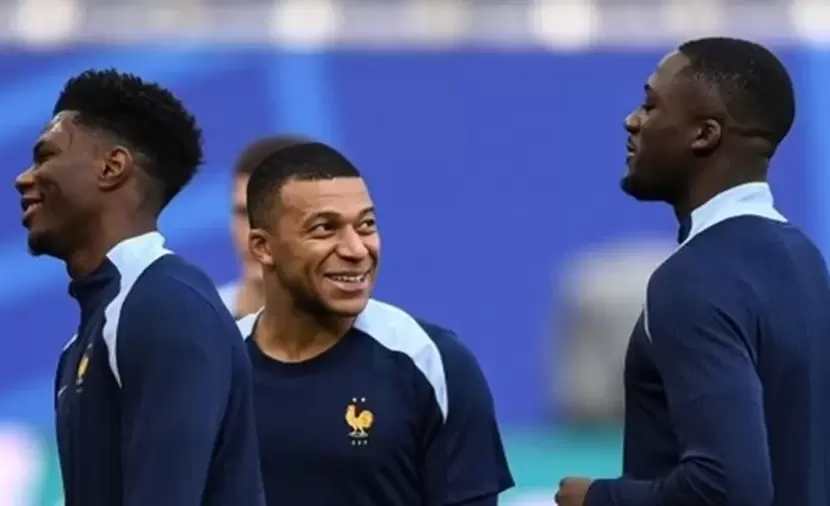 ريال مدريد يتعاقد رسميا مع مدافع ليفربول ومنتخب فرنسا