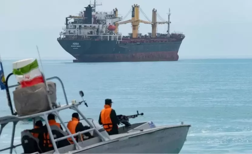 إيران تهدد بتعليق المسار المحدد للمرور بهرمز إذا لم تنسق السفن مع طهران