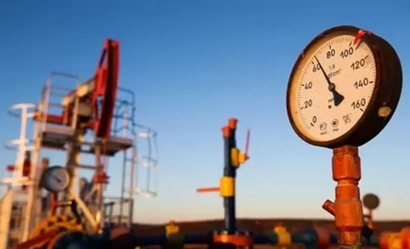 النفط يقفز أكثر من 2% مع تواصل التصعيد الأمريكي الإيراني