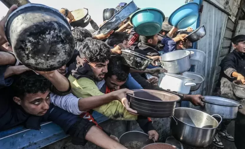 كيف خنقت قرارات الاحتلال "تكيات الإغاثة" وأدخلت 37 ألف حامل في مجاعة ممتدة؟