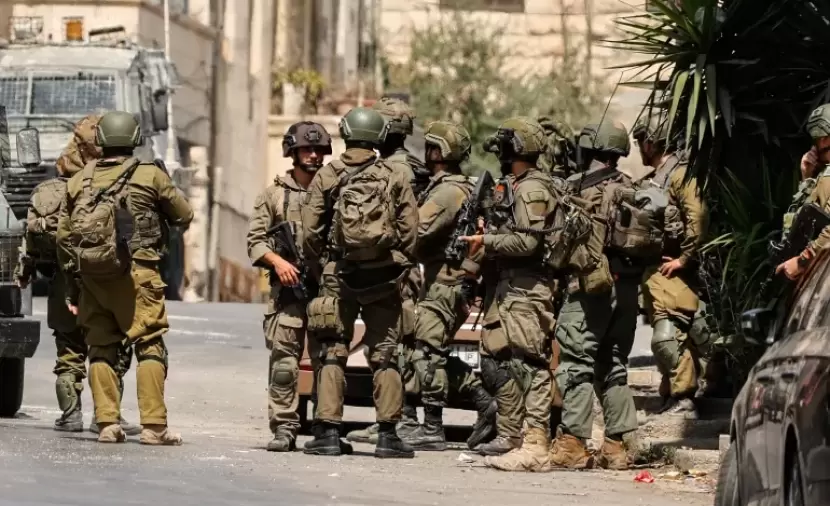 "هآرتس": جيش الاحتلال يسحب وحدات نخبة من غزة ولبنان ويزجّ بها في جحيم الضفة