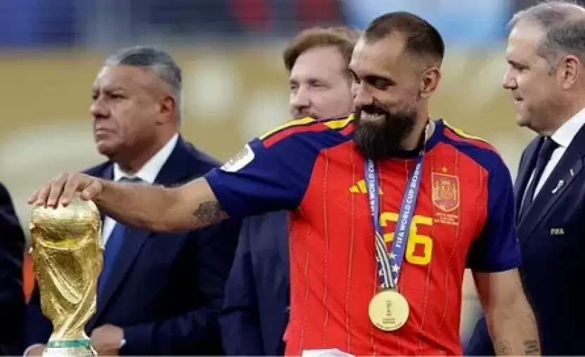 مهاجم إسبانيا يتجاهل ترامب متعمدا خلال التتويج باللقب