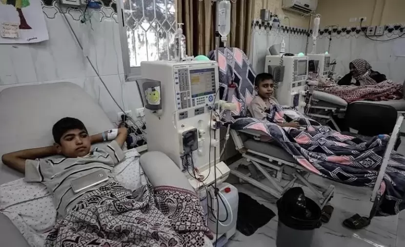 الموت البطيء يهدد مئات المرضى.. نقص بيكربونات الصوديوم يفرمل أجهزة غسيل الكلى في غزة