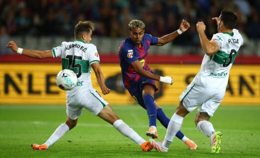 برشلونة يكتسح إلتشي بخماسية في الدوري الإسباني