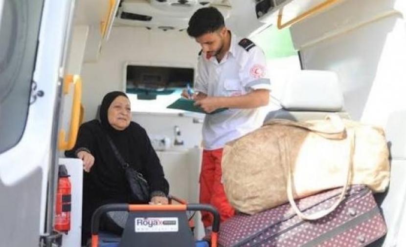 مغادرة 95 مريضًا ومرافقيهم عبر معبر رفح