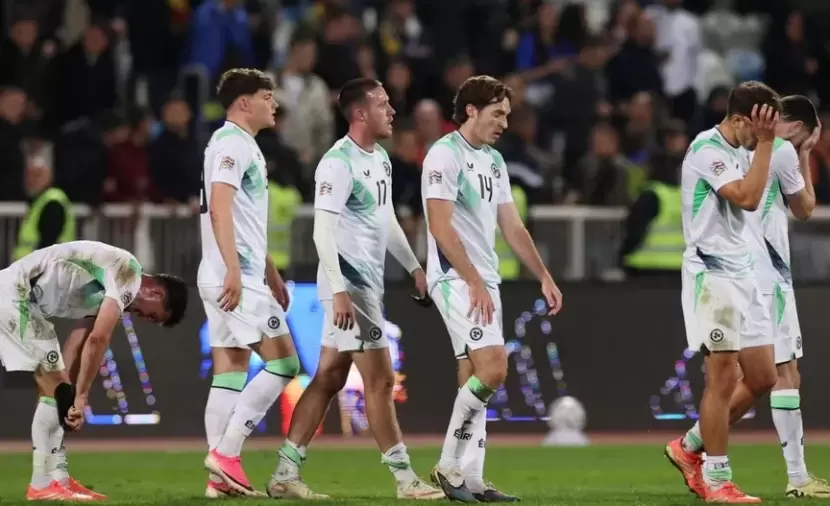 منتخب أيرلندا يرفض مصافحة الإسرائيليين ويرتدي الشارات السوداء تضامناً مع غزة