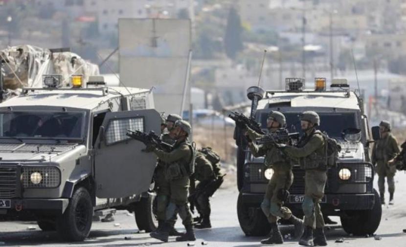 الاحتلال يقتحم بيت دقو شمال غرب القدس وينفذ حملة اعتقالات