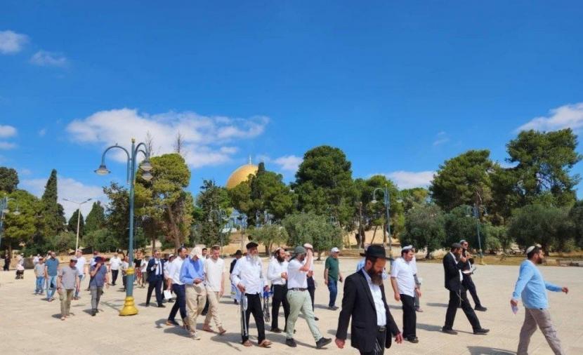 الاحتلال يستغل موسم الأعياد اليهودية لتوسيع اقتحامات المسجد الأقصى وفرض وقائع جديدة داخله