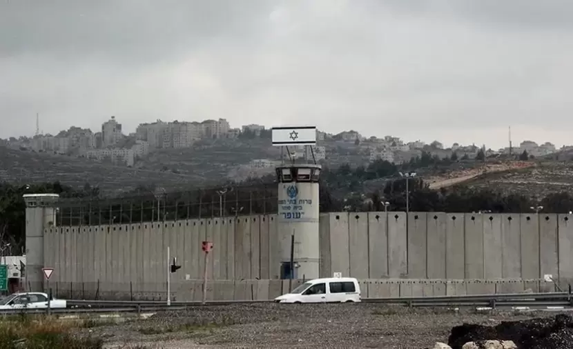 أسيرة فلسطينية تضع مولودتها داخل سجون الاحتلال