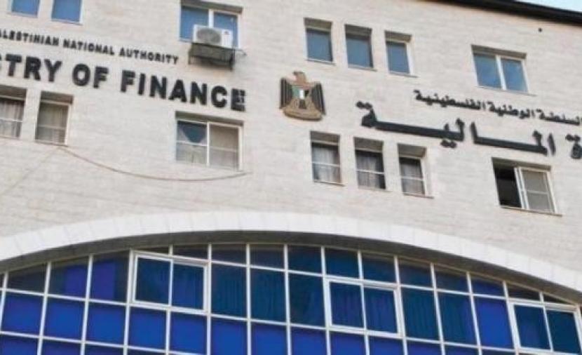 مالية رام الله: رواتب الموظفين عن شهر تموز يوم غدٍ الإثنين بنسبة لا تقل عن 50%
