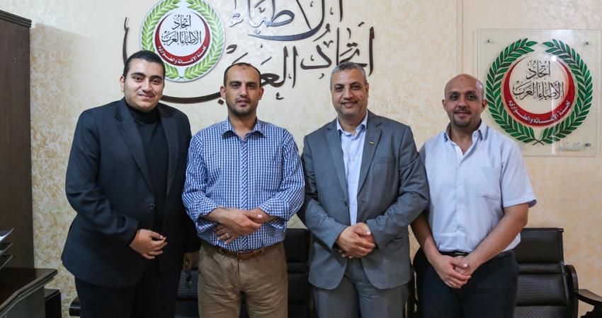رواد يزور اتحاد الأطباء العرب