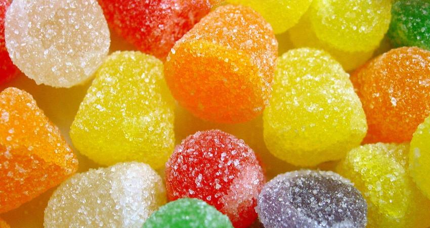 Sour-Chewy-Candies-1-WOWKSYNR2P-1280x1024