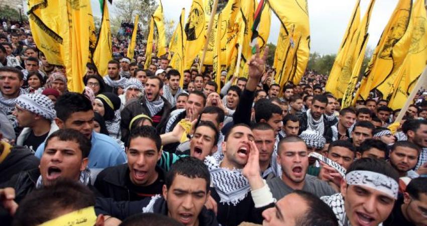 عباس يفصل 3 محامين من عضوية فتح ويجمد عضوية كاتب