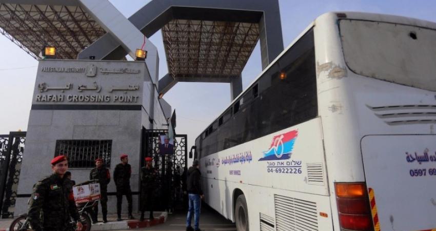 آلية السفر عبر معبر رفح غدًا الاثنين