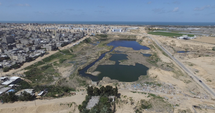 بركة تجميع مياه الأمطار شمال حي الأمل