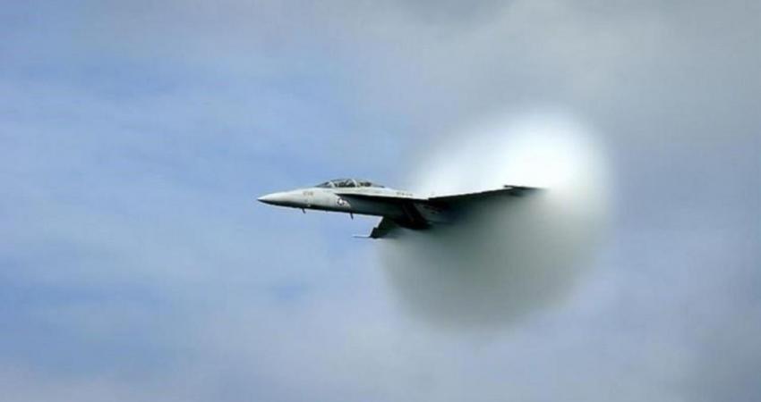 شنّت الطائرات الحربية الإسرائيلية، صباح اليوم الثلاثاء، عّدة غارات وهميّة في عرض بحرِ غزّة.  وسمع المواطنون الفلسطينيون، أصوات انفجاراتٍ متتاليةٍ، قرابة الساعة التاسعة والربع من صباح اليوم. وأثارت الغارات الوهمية خوف الأطفال وطلاب المدارس. 