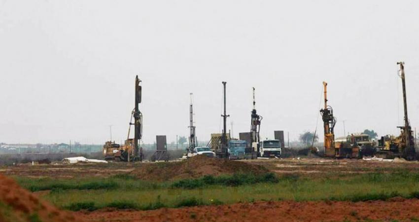 حفارات الاحتلال لكشف الأنفاق على حدود قطاع غزة