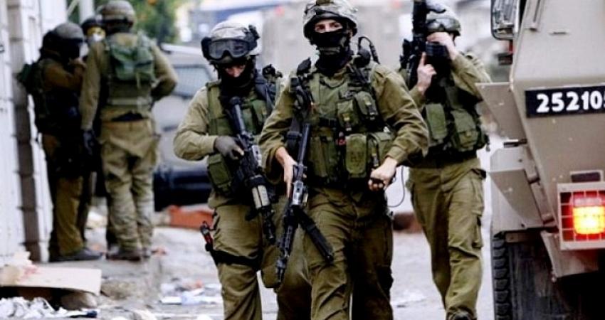 الاحتلال يسلم شابا من بيت ساحور بلاغا لمراجعة مخابراته