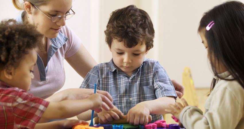 kids-playing-with-play-doh