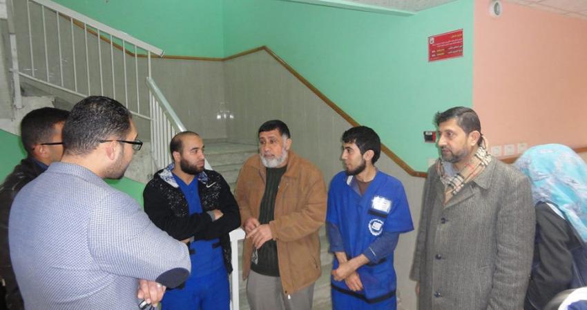 نقابات العمال تتفقد عمال النظافة بمستشفى شهداء الأقصى