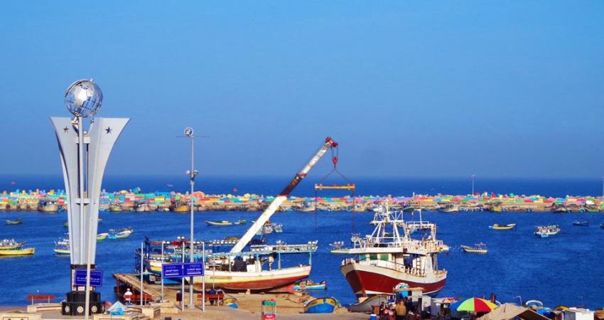 قالت دائرة الأرصاد الجوية الفلسطينية إن الأجواء تكون اليوم غائمة بشكل جزئي الى صافية ويطرأ ارتفاع على درجات الحرارة مع بقاء الجو بارداً الى شديد البرودة، الرياح جنوبية شرقية الى شرقية خفيفة الى معتدلة السرعة تنشط احياناً والبحر خفيف ارتفاع الموج. أما يوم 