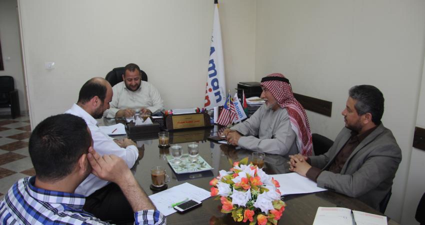 زار وفد من الجمعية الاسلامية "غزة" مقر مؤسسة أمان فلسطين الماليزية الواقع بمدينة غزة يوم أمس وكان في استقبال الوفد المدير التنفيذي لمؤسسة أمان م. عمر صيام، وبحث الطرفان سبل تطوير العلاقات بين المؤسستين وآليات دعم المشاريع الخيرية والتنموية التي تنفذها الج