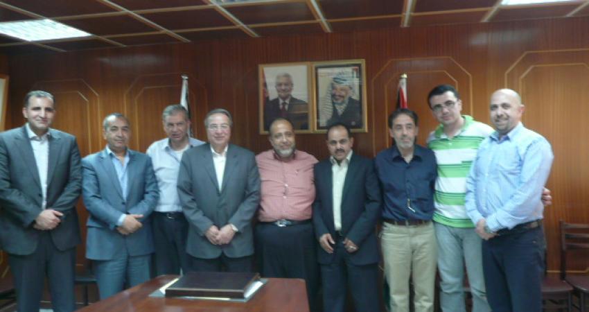 غرفة تجارة نابلس تبحث التعاون الثنائي مع ضريبة الأملاك