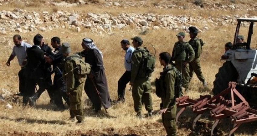 الاحتلال يستولي على شبكات ري في منطقة البقعة شرق الخليل