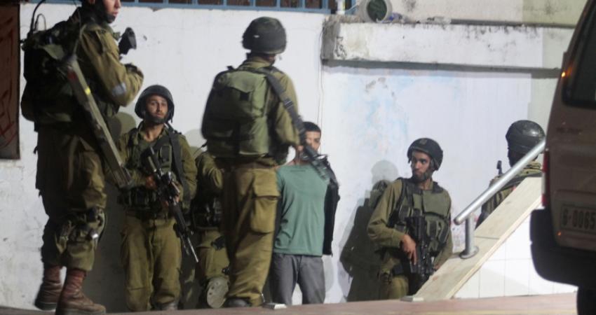 اعتقال مواطنين بالضفة